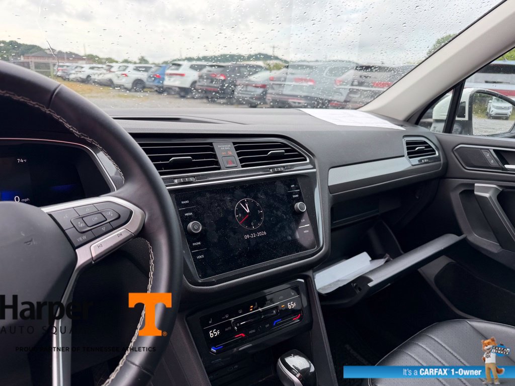 Used 2024 Volkswagen Tiguan SE w/ Panoramic Sunroof Package AWD/4WD image 15
