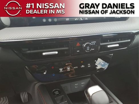 New 2026 Nissan Kicks SR w/ Cold Weather Package FWD image 17