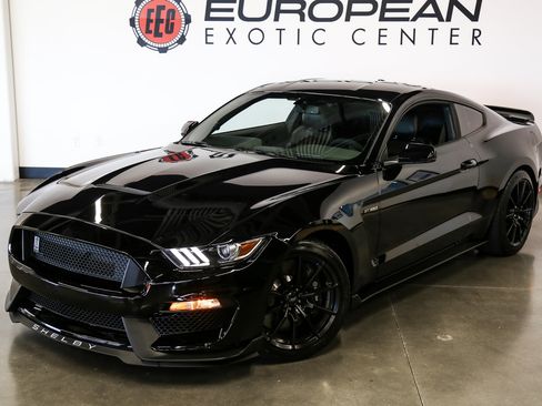 Used 2016 Ford Mustang Shelby GT350 w/ Technology Package RWD image 6