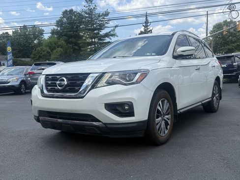 Used 2017 Nissan Pathfinder SV w/ Trailer Tow Package AWD/4WD image 5