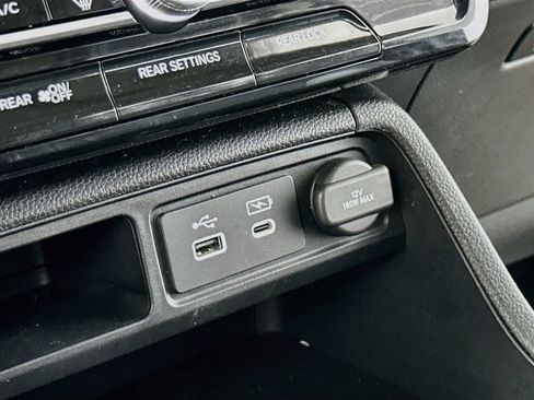 Used 2023 Honda Pilot Touring image 33