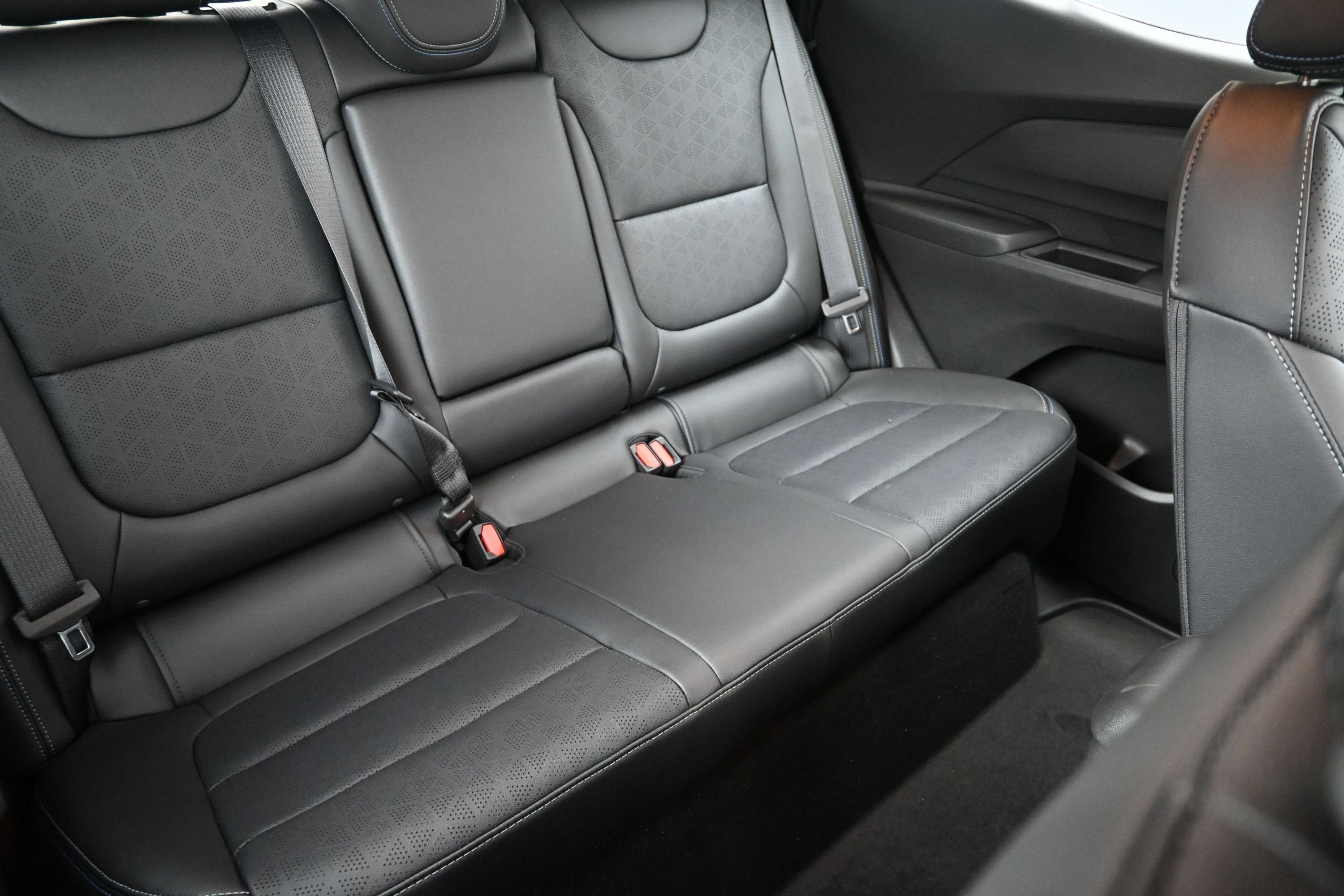 New 2027 Chevrolet Bolt LT w/ Comfort Package FWD image 25