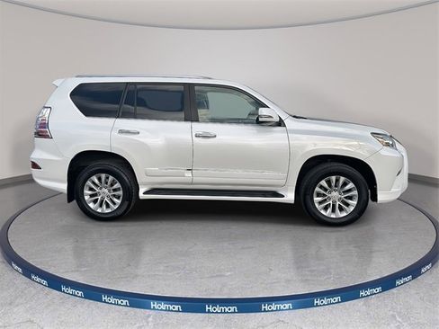 Used 2018 Lexus GX 460 image 4