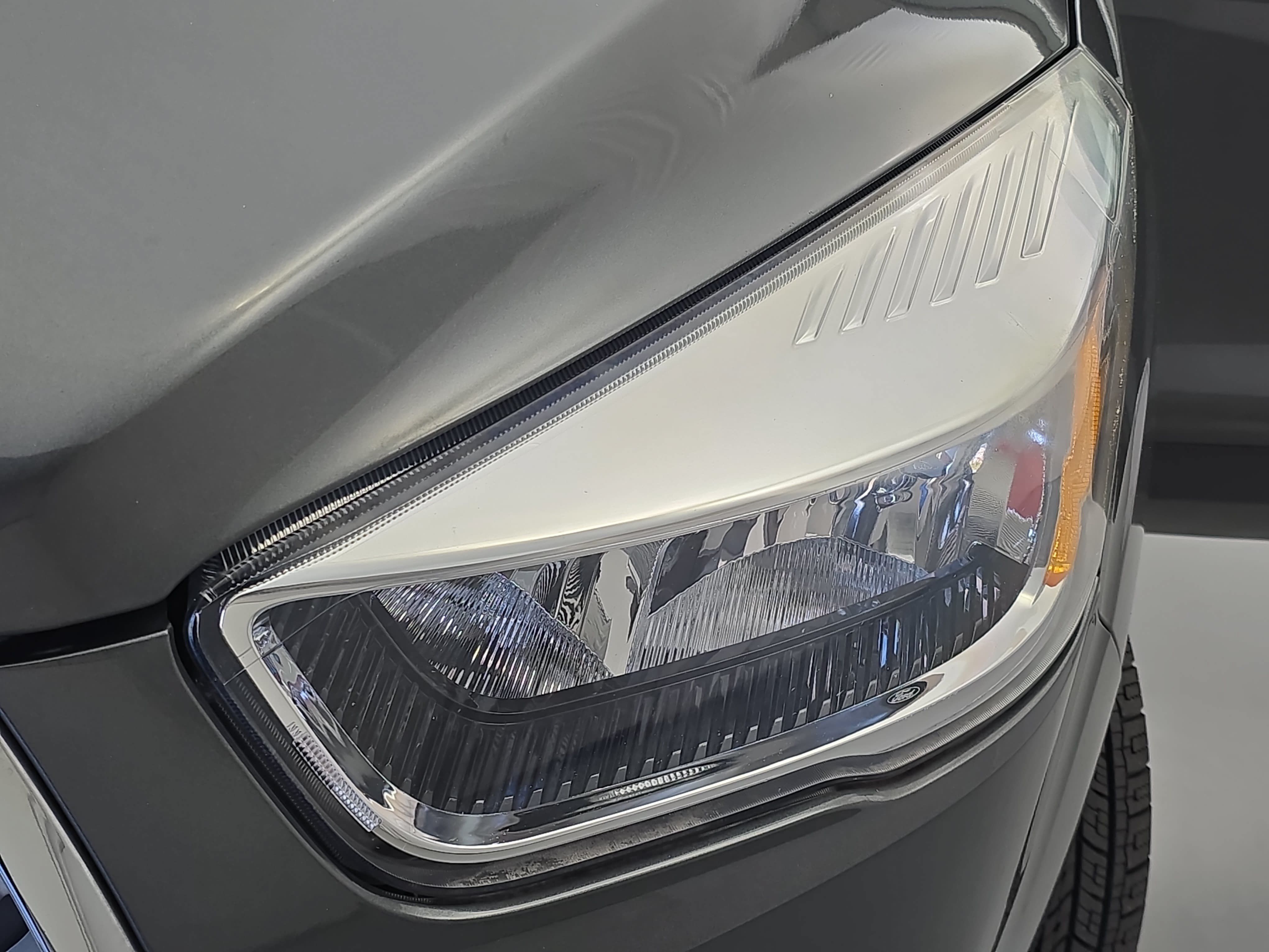 Used 2019 Ford Escape SE FWD image 29