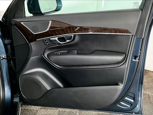 Used 2019 Volvo XC90 T6 Momentum w/ Advanced Package image 23