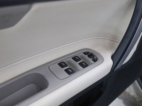 Used 2013 Volvo C70 T5 image 13