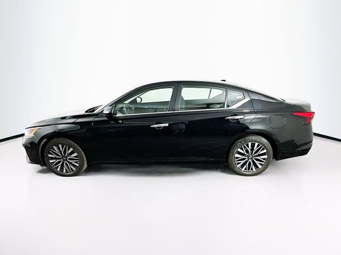 Used 2025 Nissan Altima 2.5 SV image 4