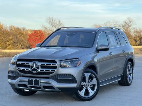 Used 2022 Mercedes-Benz GLS 450 4MATIC image 4