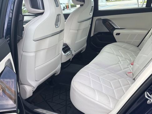Used 2023 BMW 740i RWD image 3