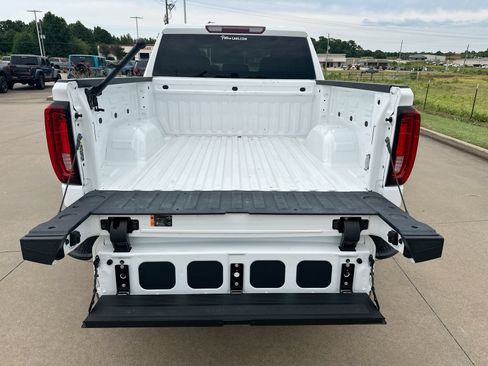 Used 2024 GMC Sierra 1500 SLT AWD/4WD image 23
