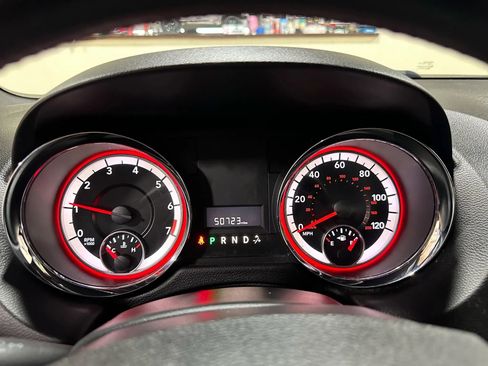 Used 2017 Dodge Grand Caravan SE image 17