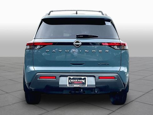 New 2026 Nissan Pathfinder Platinum w/ Accent Package FWD image 4