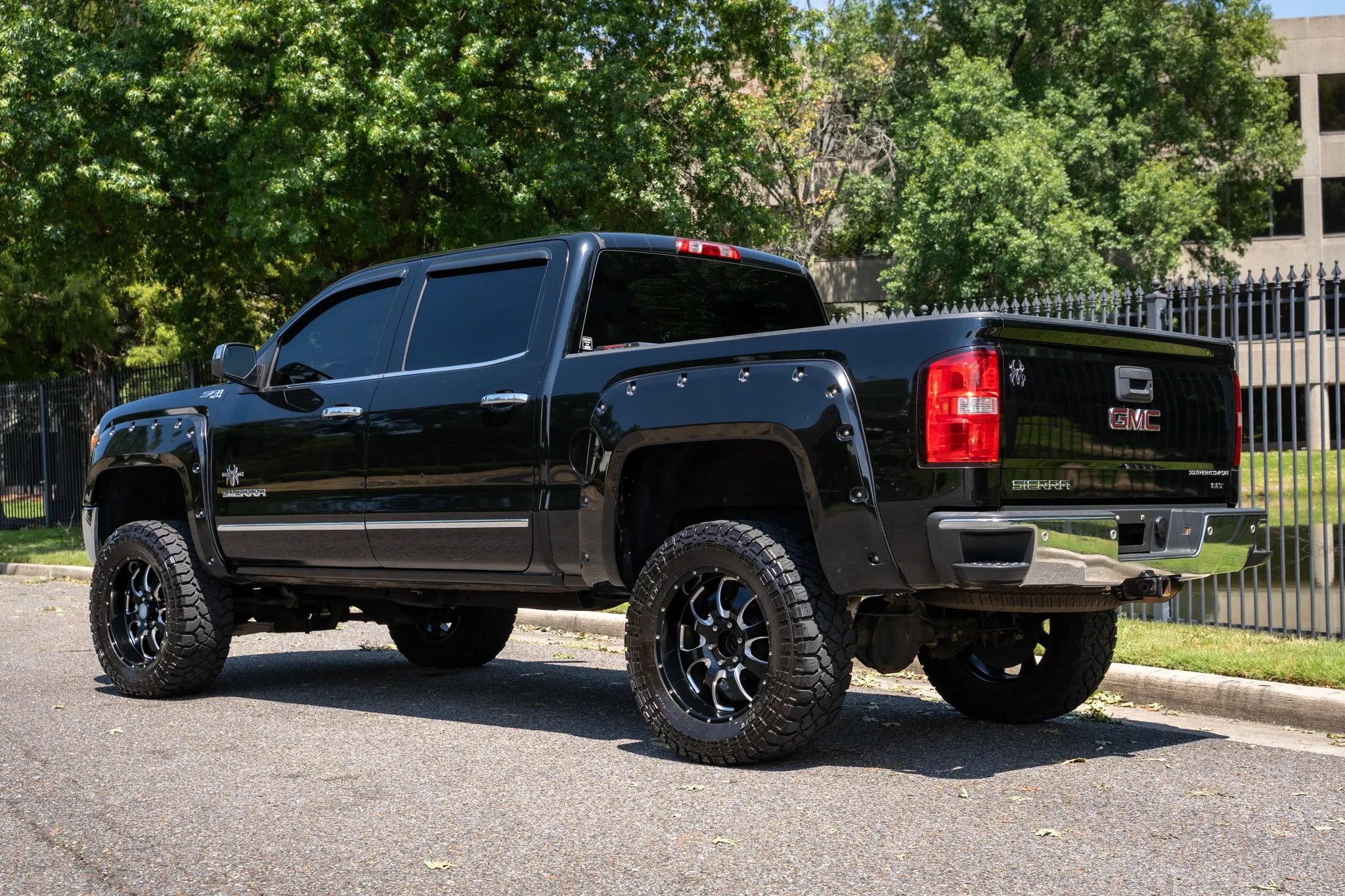 Used 2014 GMC Sierra 1500 SLT w/ SLT Preferred Package AWD/4WD image 8