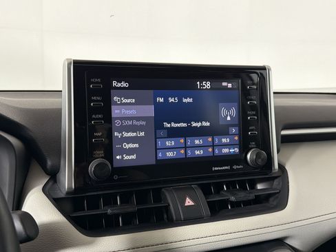 Used 2020 Toyota RAV4 XLE w/ Convenience Package AWD/4WD image 18