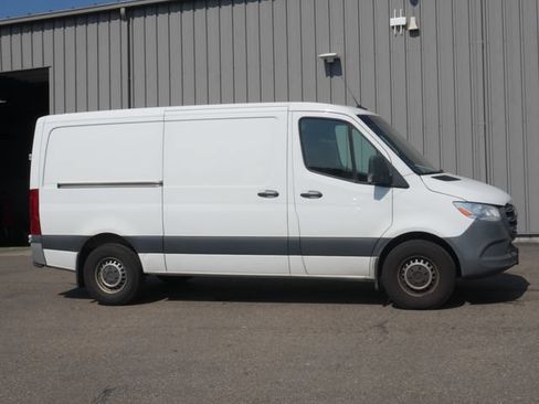 Used 2021 Mercedes-Benz Sprinter 2500 image 3