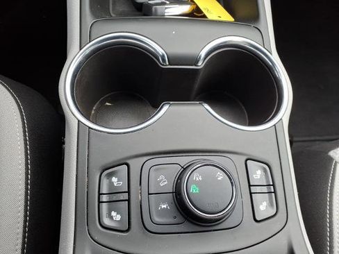 Used 2022 GMC Terrain SLE w/ Driver Convenience Package image 25