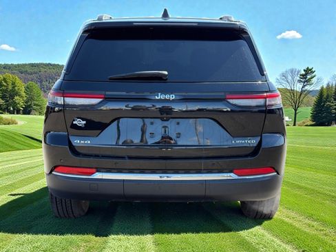 Used 2023 Jeep Grand Cherokee Limited AWD/4WD image 7