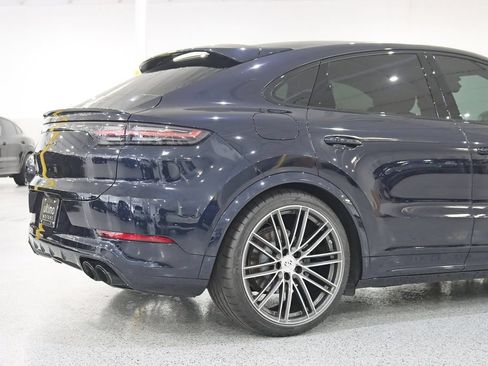 Used 2023 Porsche Cayenne S AWD/4WD image 10