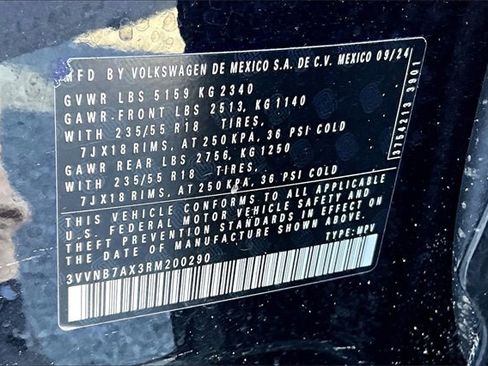 Used 2024 Volkswagen Tiguan Wolfsburg Edition image 28