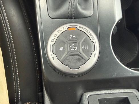 Used 2025 Ford Bronco Outer Banks image 22