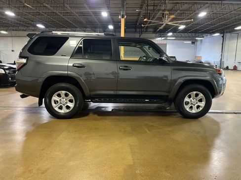Used 2023 Toyota 4Runner SR5 Premium w/ Moonroof Package AWD/4WD image 9