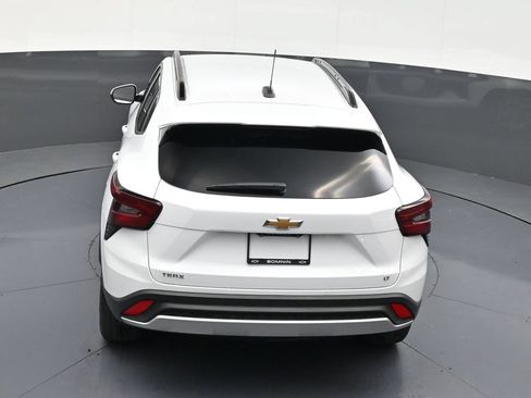 Used 2024 Chevrolet Trax LT FWD image 12
