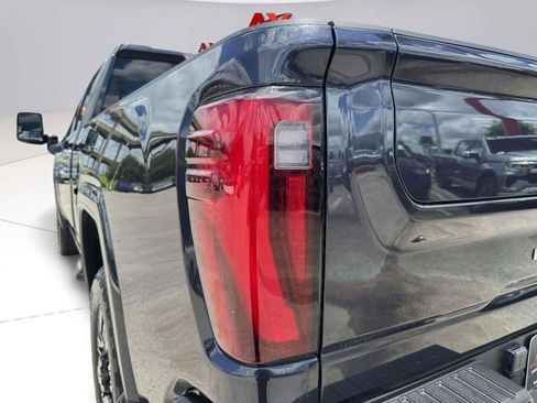 Used 2024 GMC Sierra 2500 Denali w/ Denali Reserve Package AWD/4WD image 17