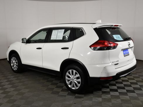 Used 2017 Nissan Rogue S AWD/4WD image 8