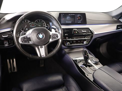 Used 2019 BMW M550i xDrive image 2