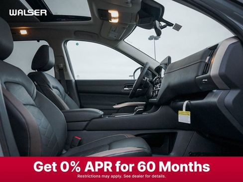 New 2025 Nissan Pathfinder Platinum w/ Black Appearance Package image 11