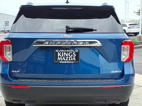 Used 2022 Ford Explorer XLT image 24