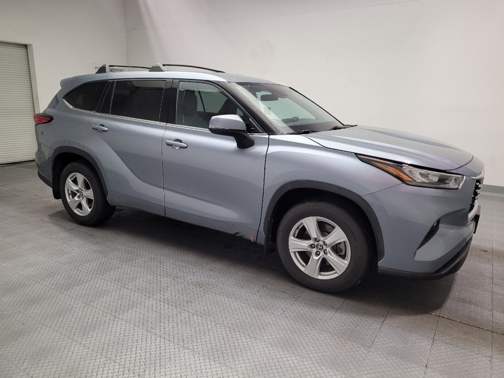 Used 2020 Toyota Highlander LE FWD image 11