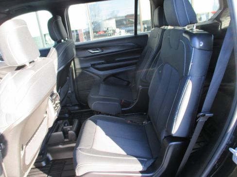 Used 2025 Jeep Grand Cherokee L Laredo w/ Luxury Tech Group I image 11