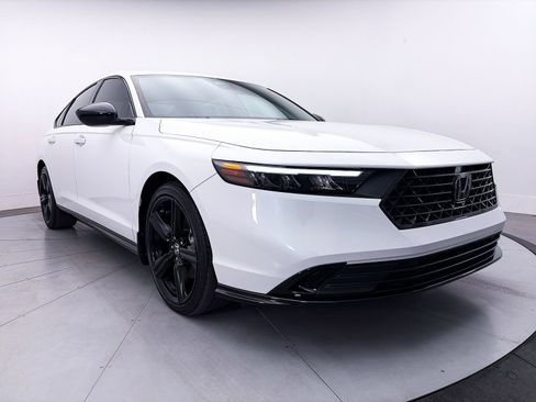 Used 2023 Honda Accord Sport image 11