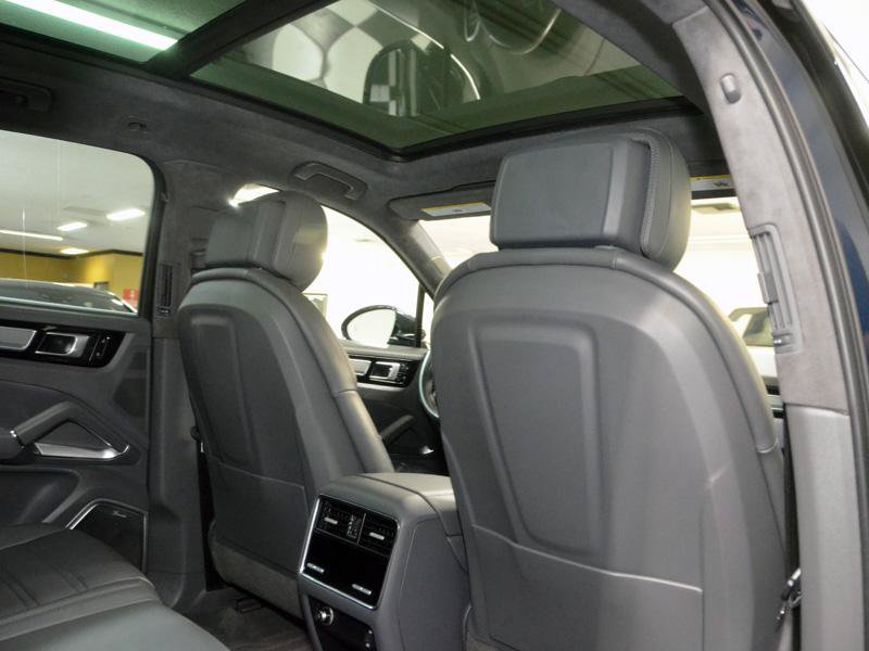 Used 2019 Porsche Cayenne Turbo AWD/4WD image 29