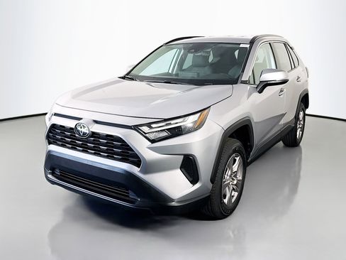 Used 2023 Toyota RAV4 XLE FWD image 4