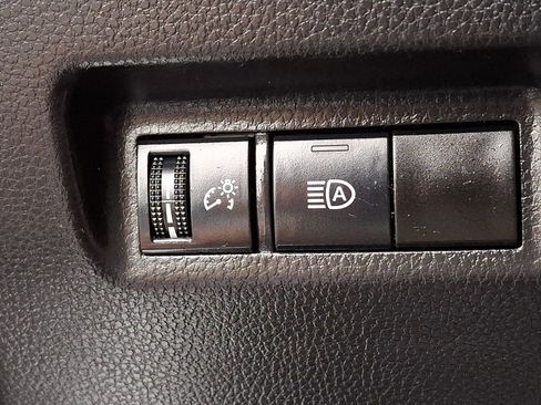 Used 2025 Toyota RAV4 LE AWD/4WD image 24