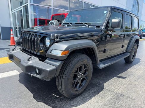 Used 2022 Jeep Wrangler Unlimited Sport w/ Sun And Sound Package AWD/4WD image 4