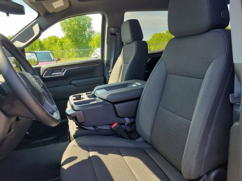 Used 2024 Chevrolet Silverado 1500 LT AWD/4WD image 5