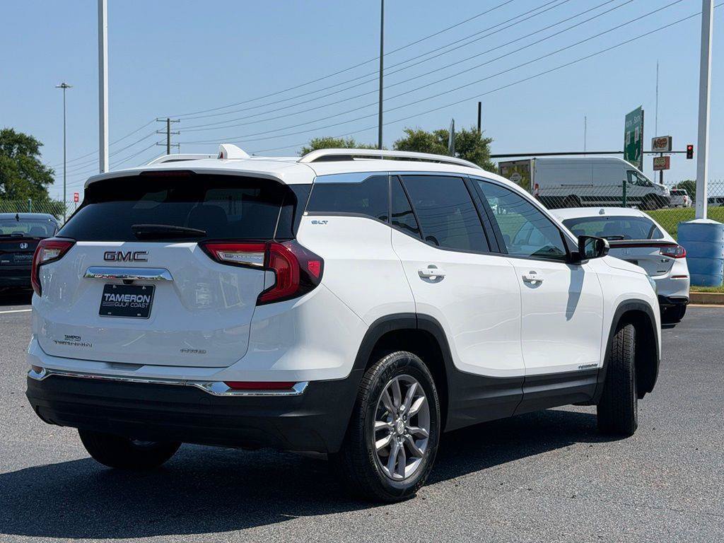Used 2023 GMC Terrain SLT AWD/4WD image 3