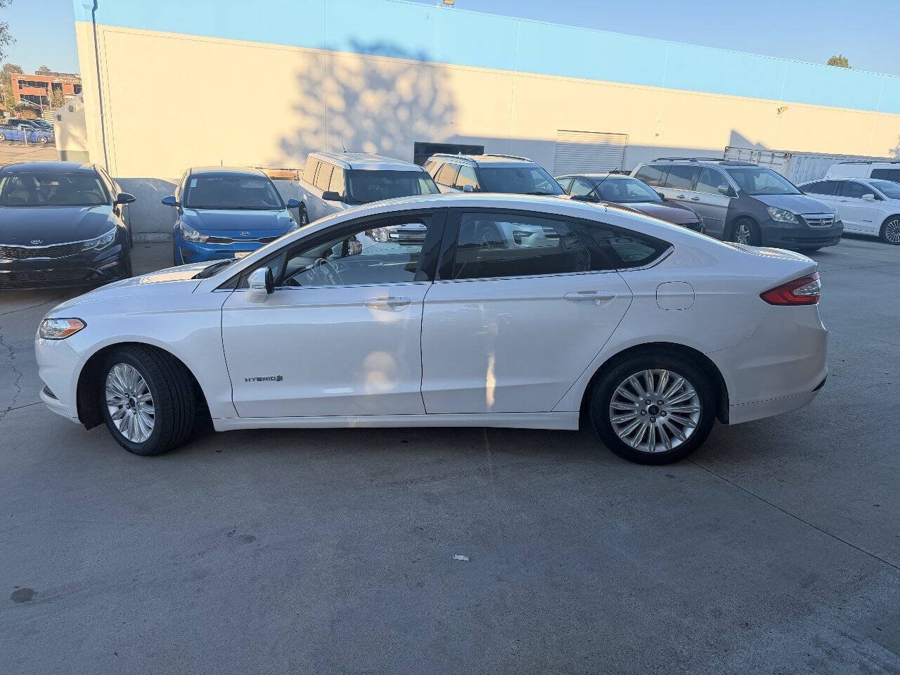Used 2016 Ford Fusion SE FWD image 15