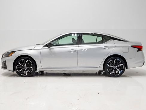 Used 2025 Nissan Altima 2.5 SR AWD/4WD image 27
