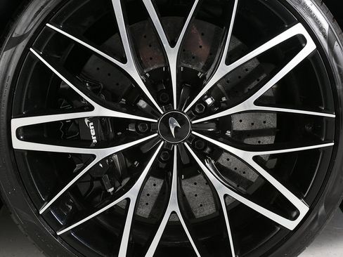 Used 2023 McLaren GT image 15