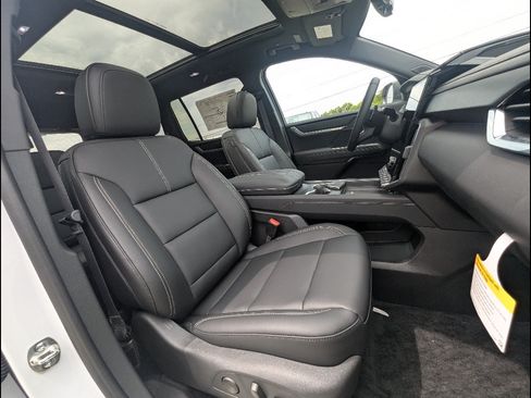 New 2026 GMC Acadia Elevation w/ Elevation Premium Package AWD/4WD image 13