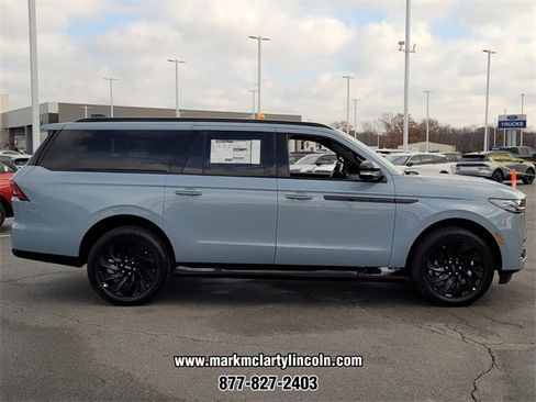 New 2025 Lincoln Navigator L Reserve w/ Jet Appearance Package image 2