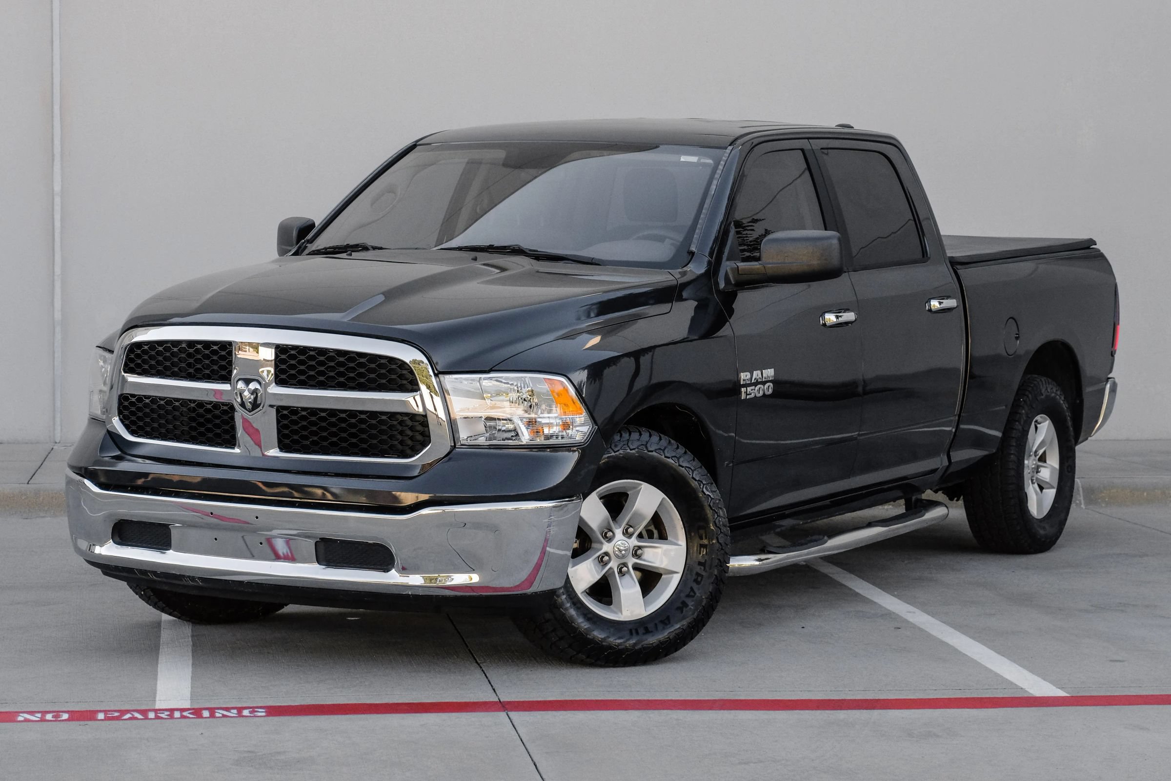 Used 2017 RAM 1500 Classic SLT RWD image 6