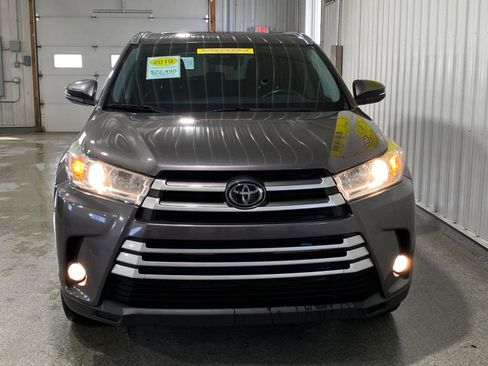 Used 2019 Toyota Highlander XLE image 23