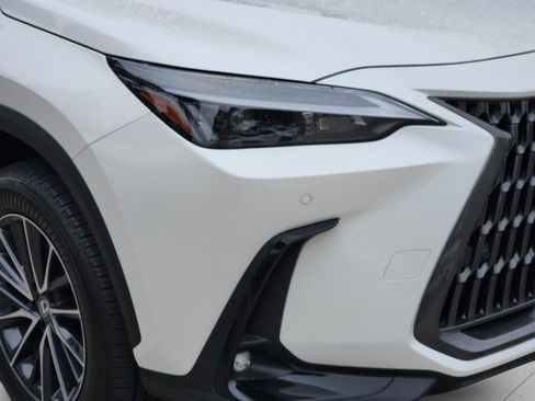 Certified 2025 Lexus NX 250 FWD w/ Accessory Package (Z1) image 31