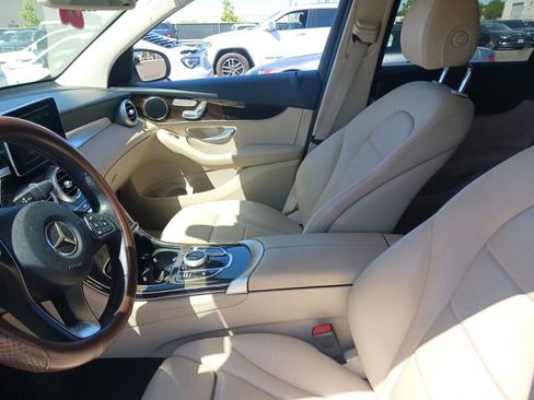 Used 2019 Mercedes-Benz GLC 300 image 5