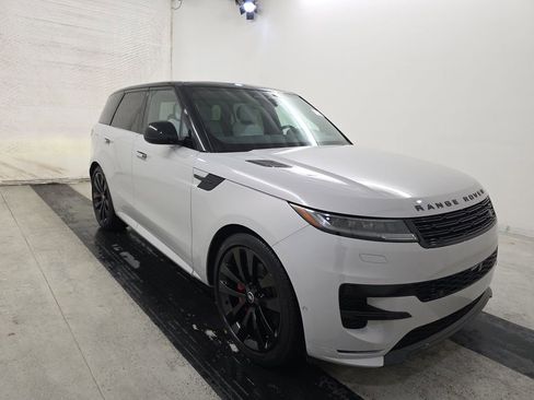 Used 2025 Land Rover Range Rover Sport Dynamic SE AWD/4WD image 4